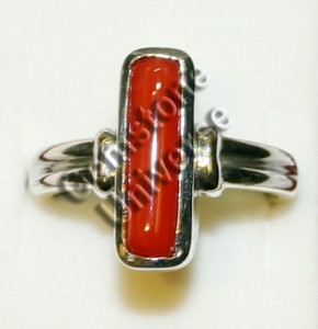 Cylindrical Italian Red Coral of 5.10 cts set Sterling Silver 925 Ring