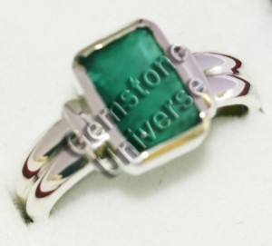 Natural Zambian Emerald of 2.42 carats set in Sterling Silver 925 ring.Gemstoneuniverse.com