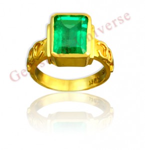 Now this one is what is called as a Jyotish Quality Emerald. 100% un enhanced Gorgeous whopping 4.35 carats Muzo Mine Emerald set in 22KDM Gold ring. Very rare to get this amazing clarity in an Emerald this size!