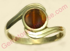 Natural Chrysoberyl Cats-eye of 2.56 carats. Gemstoneuniverse.com