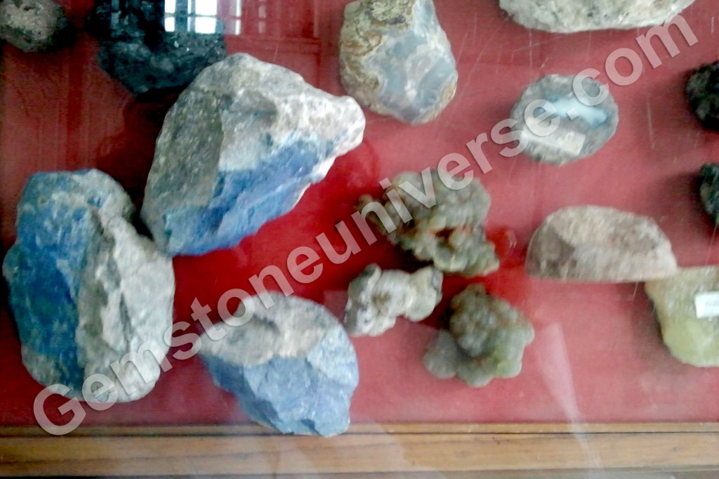 Mixed Sapphire Roughs from Sri Lanka. Gemstoneuniverse patrons will always have natural untreated gemstones