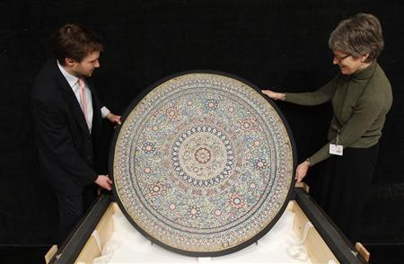 Bejewelled Indian canopy to be auctioned New York